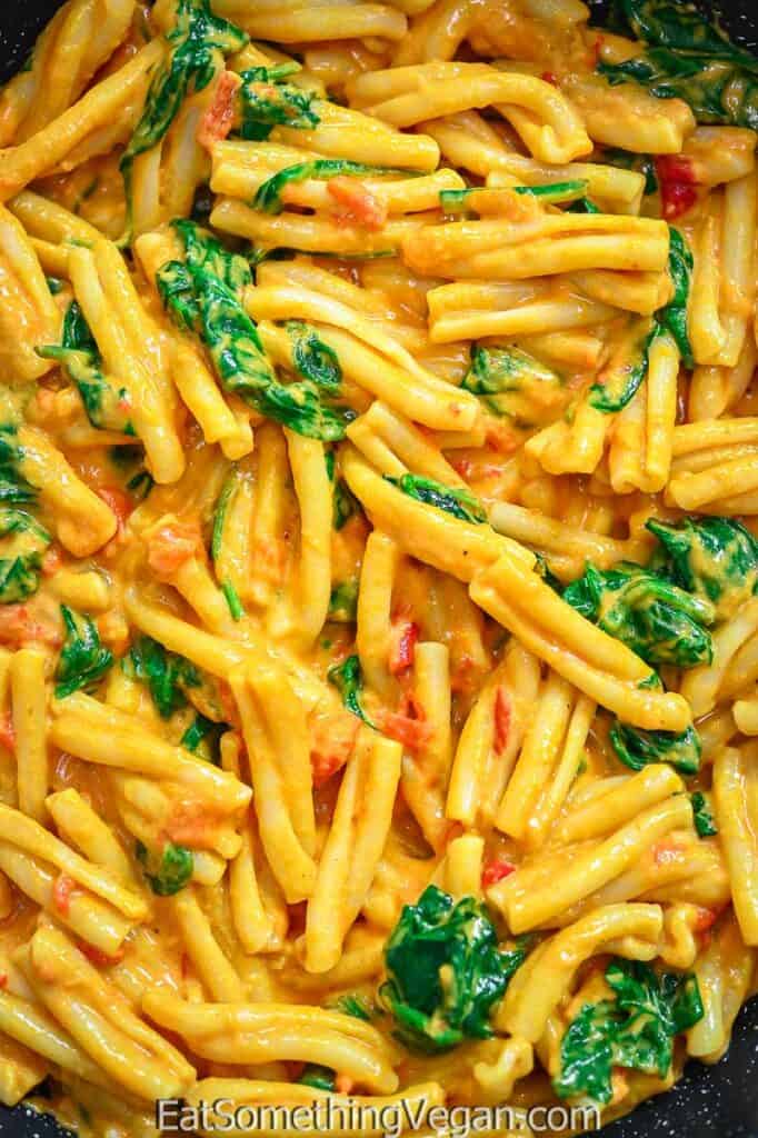 Pasta with Roasted Pepper Sauce