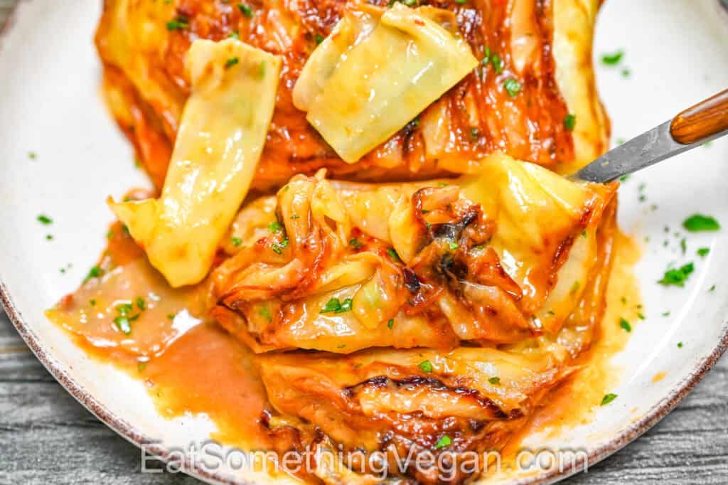 Sliced roasted cabbage